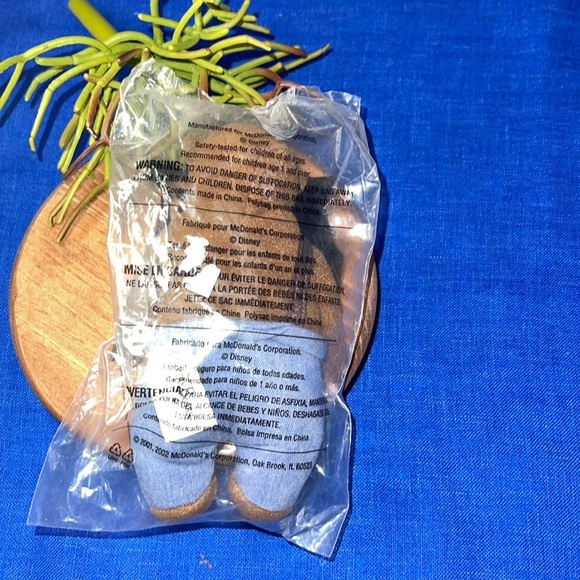 2001 - 2002 Disney's The Country Bears McDonalds Toy - Fred Bedderhead #8. - Picture 2 of 2